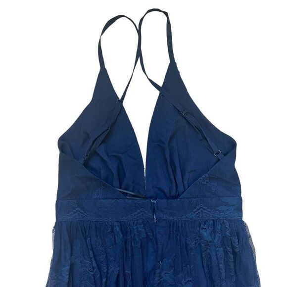 Showpo Meijel Plunge Neck Cross Back Maxi Dress In Navy Lace - Picture 10 of 15